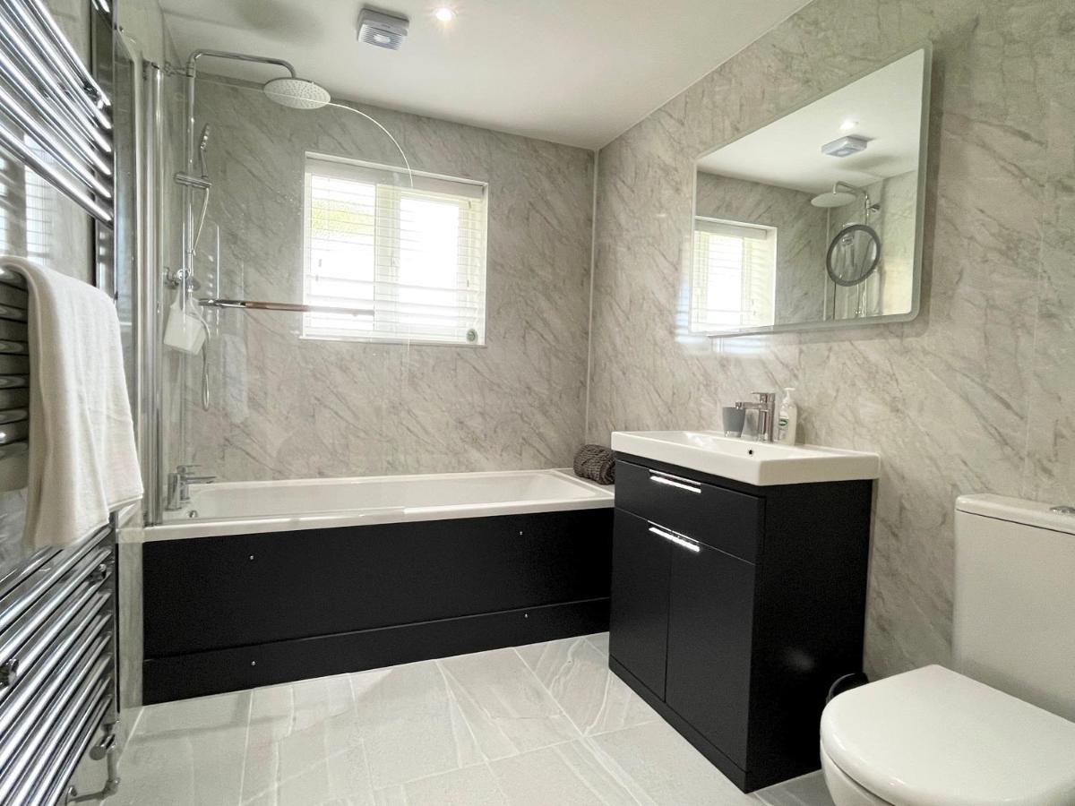 Modern 3 Bed Bungalow With Parking, Private Garden Newlyn Ngoại thất bức ảnh